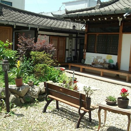 ホテル ドクマンゼ / 徳満斎 全州市 エクステリア 写真