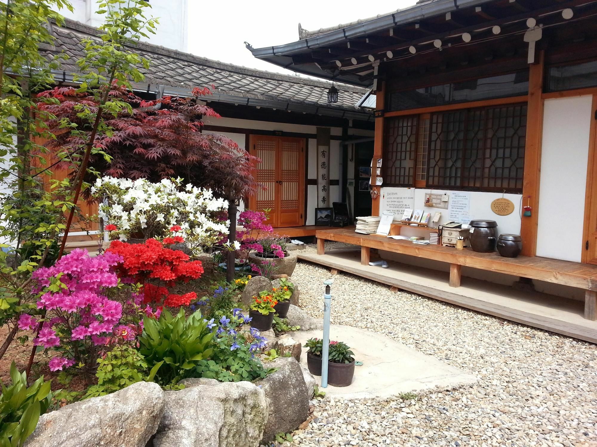 ホテル ドクマンゼ / 徳満斎 全州市 エクステリア 写真